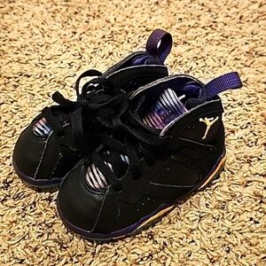 Jordan Lola Bunny Size 6C. Jordan x Space Jam